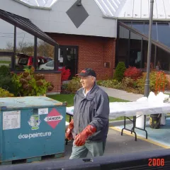 Bénévoles au travail à la journée Normand Maurice