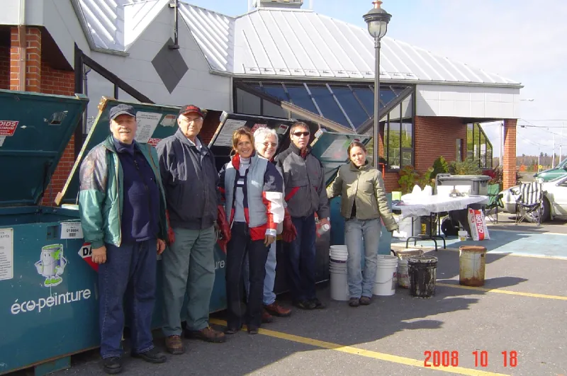 Bénévoles au travail à la journée Normand Maurice